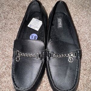 Jones New York Black Leather Loafers with Silver Chain